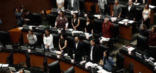 Otorgan licencia a 17 legisladores de la 4T para competir por gubernaturas en 2027