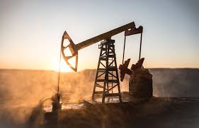 Petróleo retrocede tras avances en diálogo entre Estados Unidos e Irán